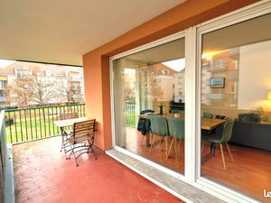 F4 tout équipé avec Terrasse  double garage et parking en résidence de standing