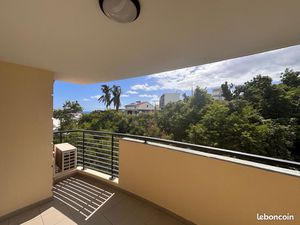 Location T2 sainte Clotilde avec terrasse