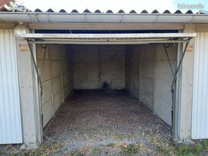 Garage à louer - terrain sécurisé