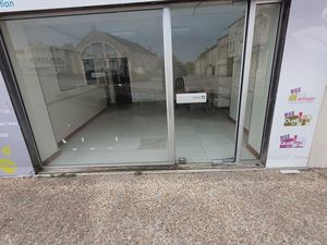 THENezay fast food.pizzeria .bureau