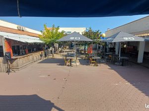 A louer frontignan plage restaurant bar plusieurs locaux