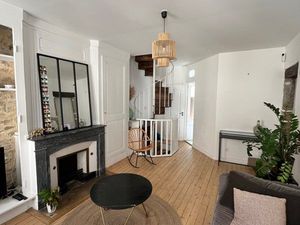 Rare en plein centre de Chasselay : charmante maison de ville avec cachet – 4 pièces  72 m