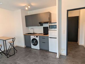 Superbe studio meublé 31 m² – Terrasse + Grand jardin – Parking – RER à 3 min