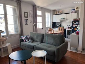 Tours centre Gare F2 avec parking