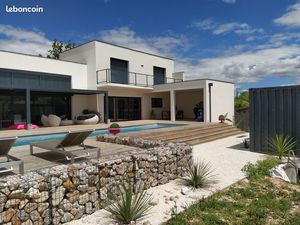 Neuf T5 sur les hauteurs avec jardin et forêt