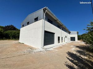 Local artisanal et commercial