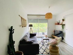 T2 meublé calme  moderne  terrasse & parking