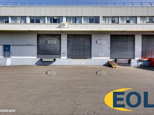Local industriel 1 340 m²