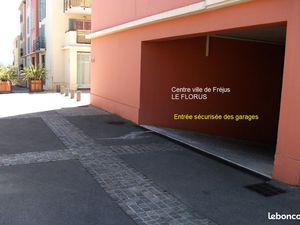 Particulier loue GARAGE libre -centre de FREJUS-FLORUS