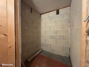 Stockage-Cave rue Legendre/Levis 75017