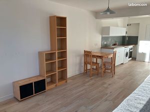 Studio dans maison individuelle