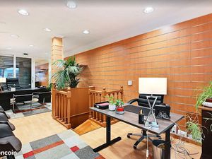 Commerce 34 m2 rdc et 50 m2 sous-sol