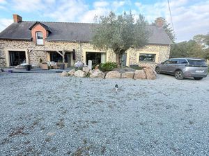 À VENDRE – Longère rénovée 230 m² + Gîte 55 m² + Carrière 40×60 + 2 ha – Domaine Équestre