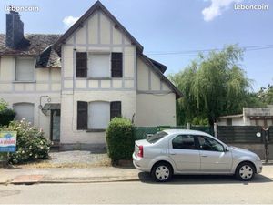 Ensemble immobilier  2 maisons  garage et terrain