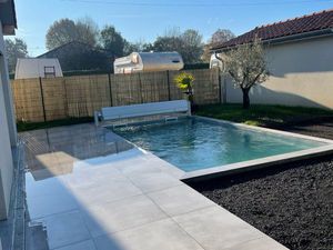 Maison plain-pied avec piscine