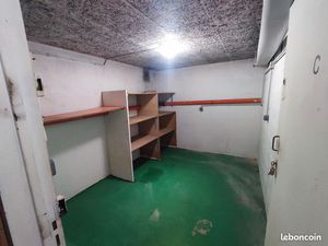 Direct propriétaire Local / Réserve de 10 m² avec compteur électrique individuel Val de Ma