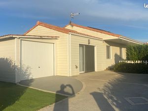 Maison 117 m² – 4 chambres dont suite parentale – Mini-piscine & Panneaux solaires à 7 km 