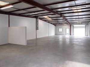 Local d'activité 219 m²