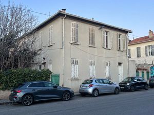 À vendre – Immeuble avec jardins et fort potentiel – Marseille 13014