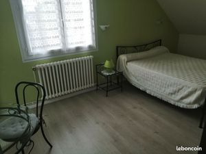 Chambre meublée