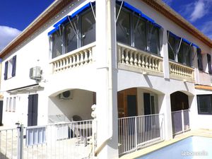 Dans quartier résidentiel et au calme  vends maisonT8 de 213m2 isolée phoniquement et ther