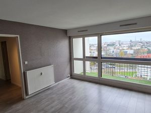 T2 Lumineux avec Balcon 17éme étage