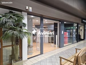 Local 176 m² Mâcon