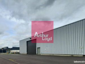 Local d'activité 1 800 m²