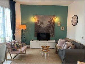 Grand studio meublé