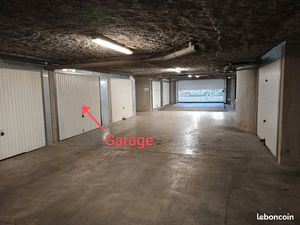 Grand Garage fermé et sécurisé
