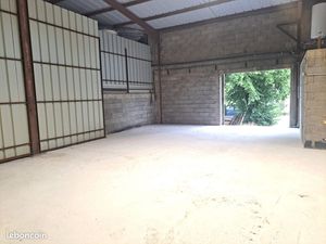 Local 196 m² Le plan de grasse