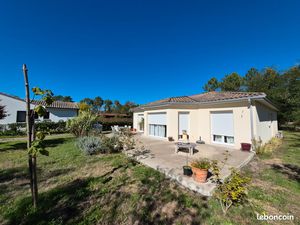 SABLONS Maison récente de plain-pied meublée 3 chambres environnement calme et privilégié