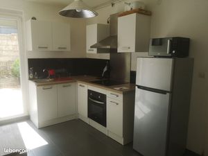 F2 meublé avec cour