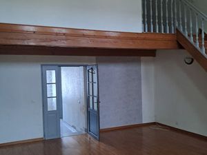 Loue charmant f2 et mezzanine