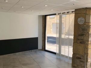 ?Local commercial avec beau potentiel – Centre-ville