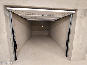 Loué garage proche Aix les bains 125 euros