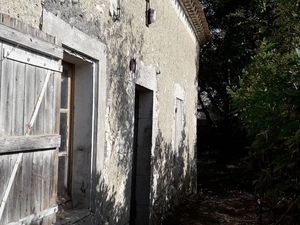 Maison en pierres à restaurer