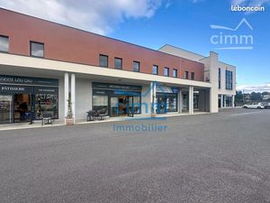 Local commercial 68 m² Mazan