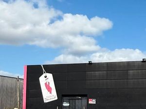 LOCAL COMMERCIAL environ 450 m2 à louer