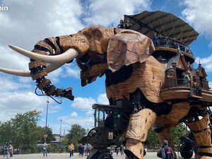 Restaurant île de Nantes proche nouveau CHU  éléphant  tram