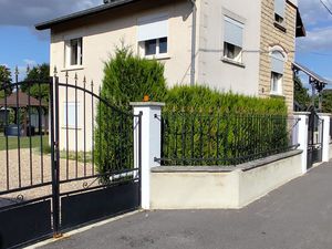 Charmante maison individuelle de caractère  située dans un quartier recherché à 2 pas du c