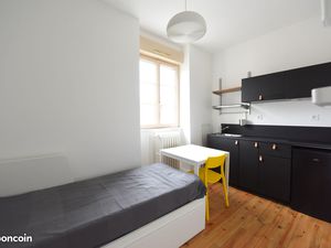 ANGERS CONTADES Studio Meublé entièrement refait