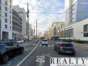 Local commercial 200 m²