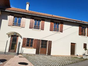 Maison de village T4 meublé. Terrasse - Parking