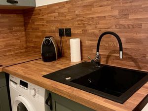 Charmant appartement 2 pièces de 42 m² avec balcon  parking et piscine