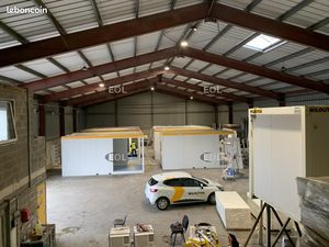 Local d'activité 2 111 m²