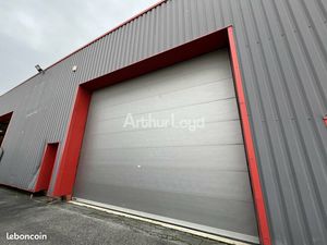 Local d'activité 1 562 m²