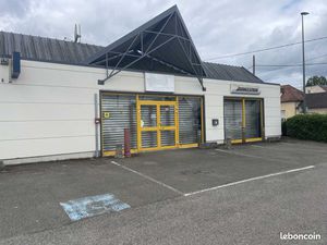 Local commercial 397 m²