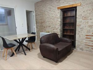 Appartement studio meublé 1er étage