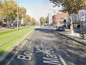 Boutique 81 m² PARIS